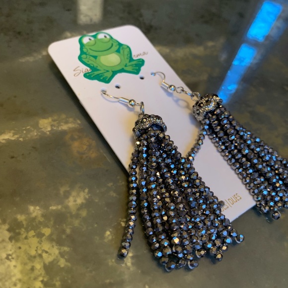 Graphite tassel drop earrings - Picture 3 of 3